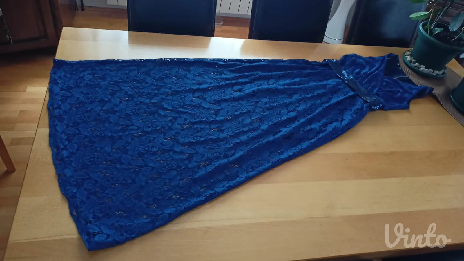 duga P..S..vel.34 komplatna od čipke haljina