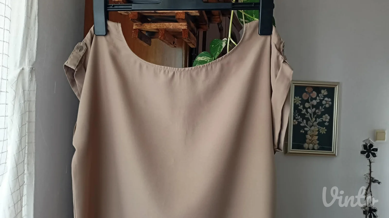 prelepa tunika ten boje vel.L,izgledom kao svila..kao nova