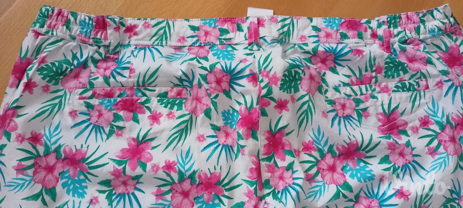 nove kvalitetne bermude vel.52/54 (4xl)