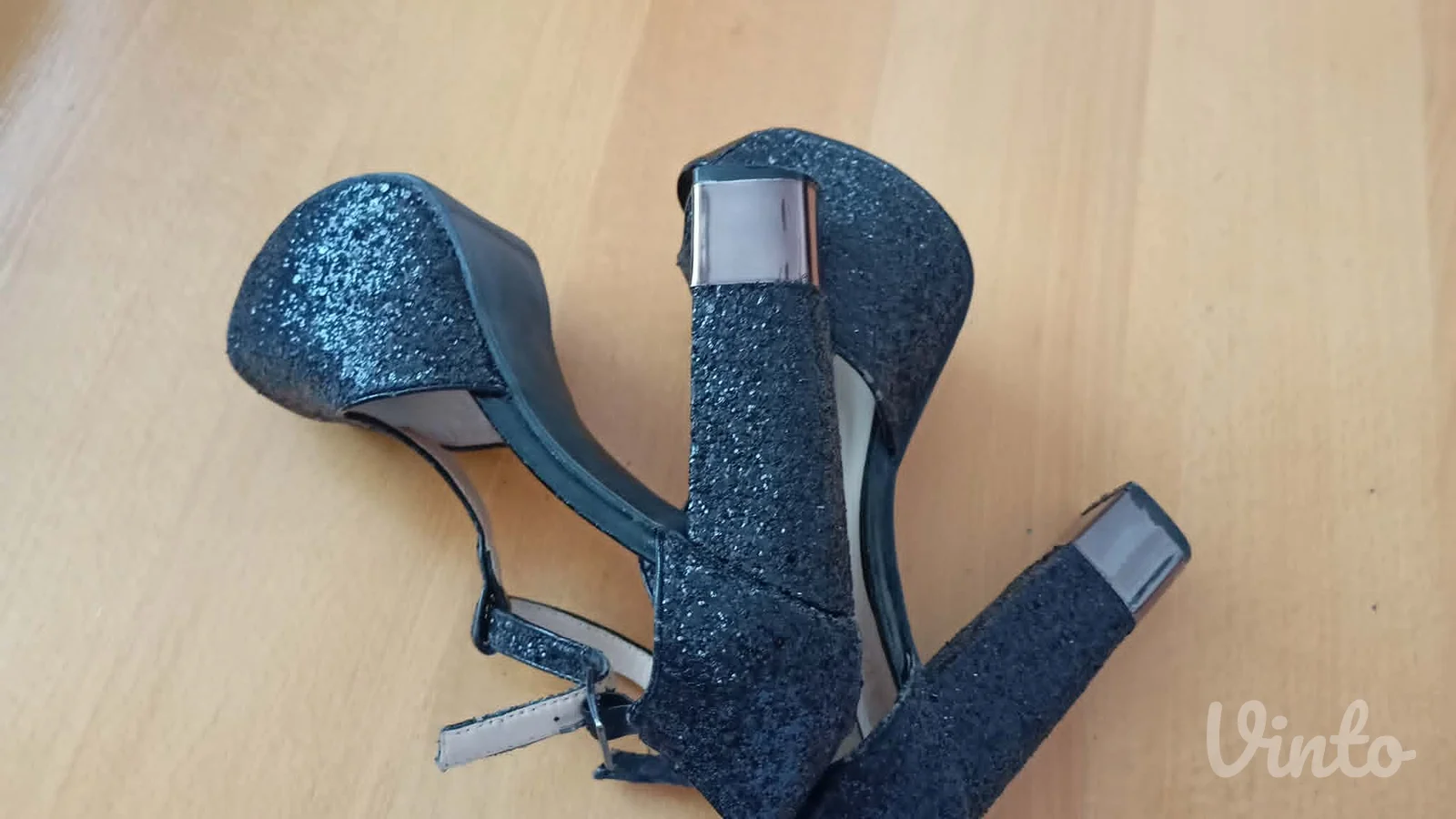štras tamno sive sandale br.39 štikle visine 12cm