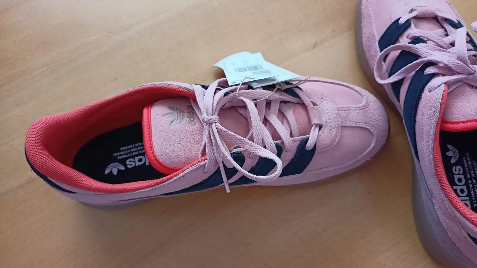 nove original sa etiketom Adidas patike br.41+1/3 HANDBALL SPEZIAL ST W