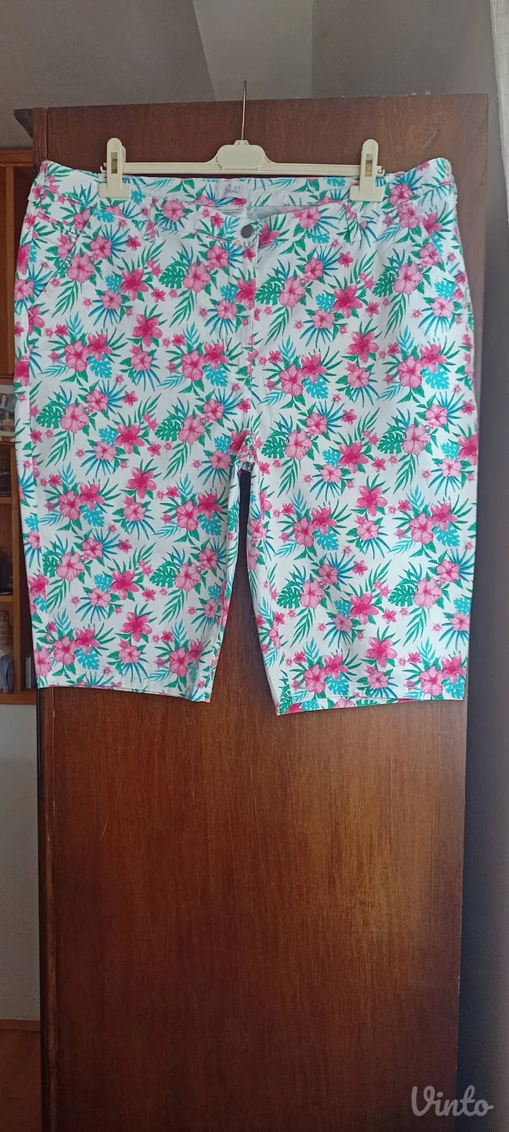 nove kvalitetne bermude vel.52/54 (4xl)