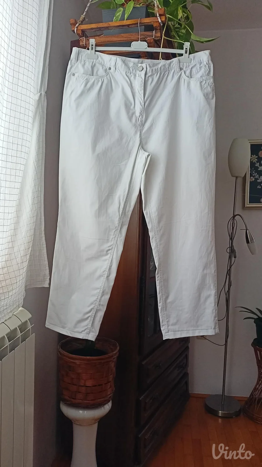 bele boje kao nove farmerice vel.48