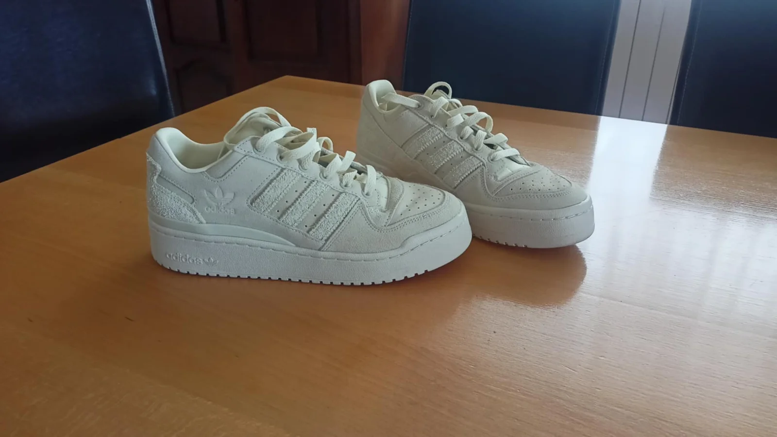 nove original Adidas patike br.42 Bold Stripes W