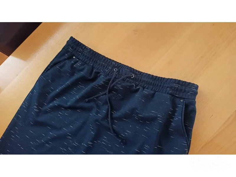 Nova, original C.Vogele duža suknja sportskog modela vel. 40/42
