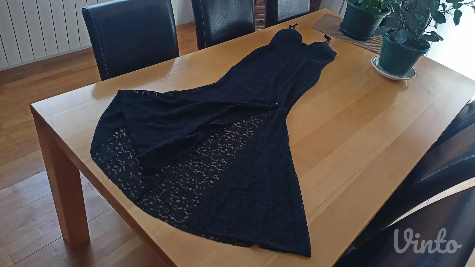 duga čipka haljina crne boje vel.S..tkz sirena model
