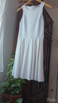 haljina marke Bersha bele boje vel.S..kao nova