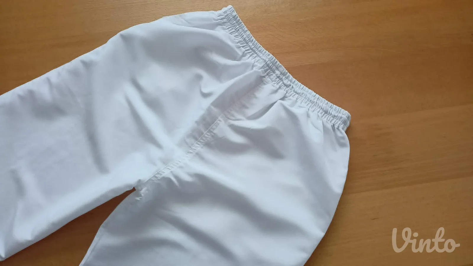 nove bele boje bermude vel.S