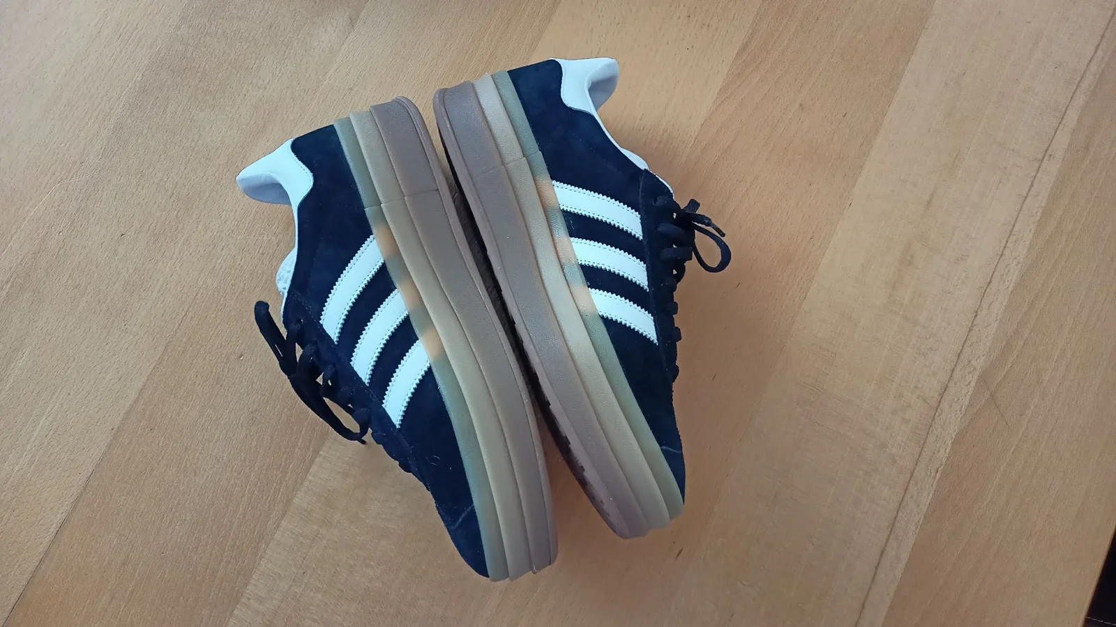 nove original Adidas patike br.41 GAZELLE BOLD W sa trostrukim đonom