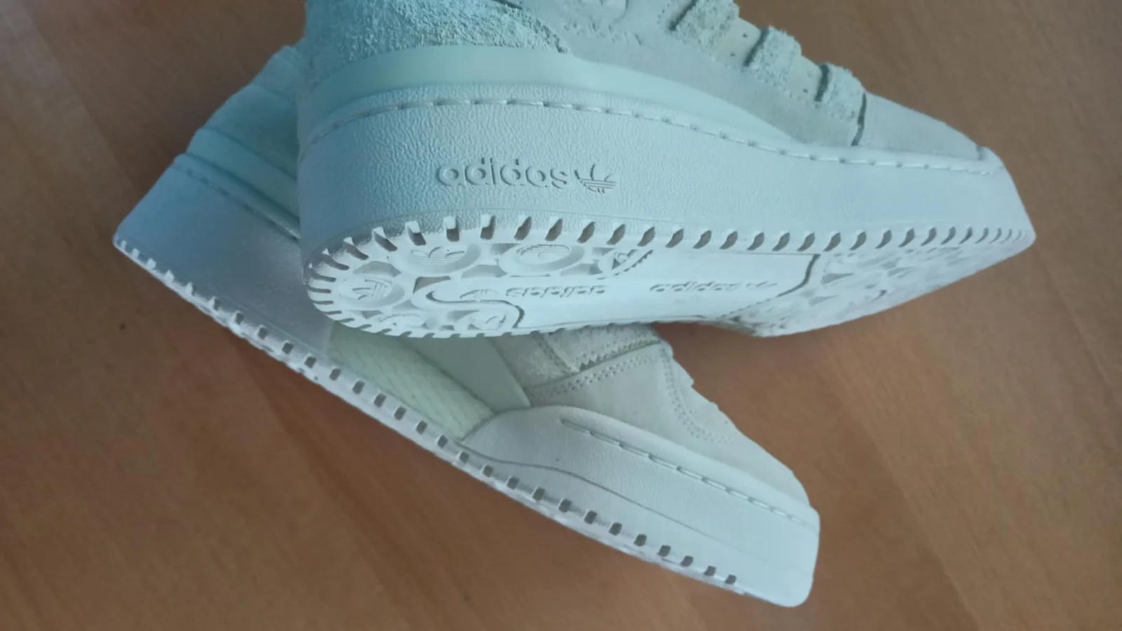nove original Adidas patike br.42 Bold Stripes W