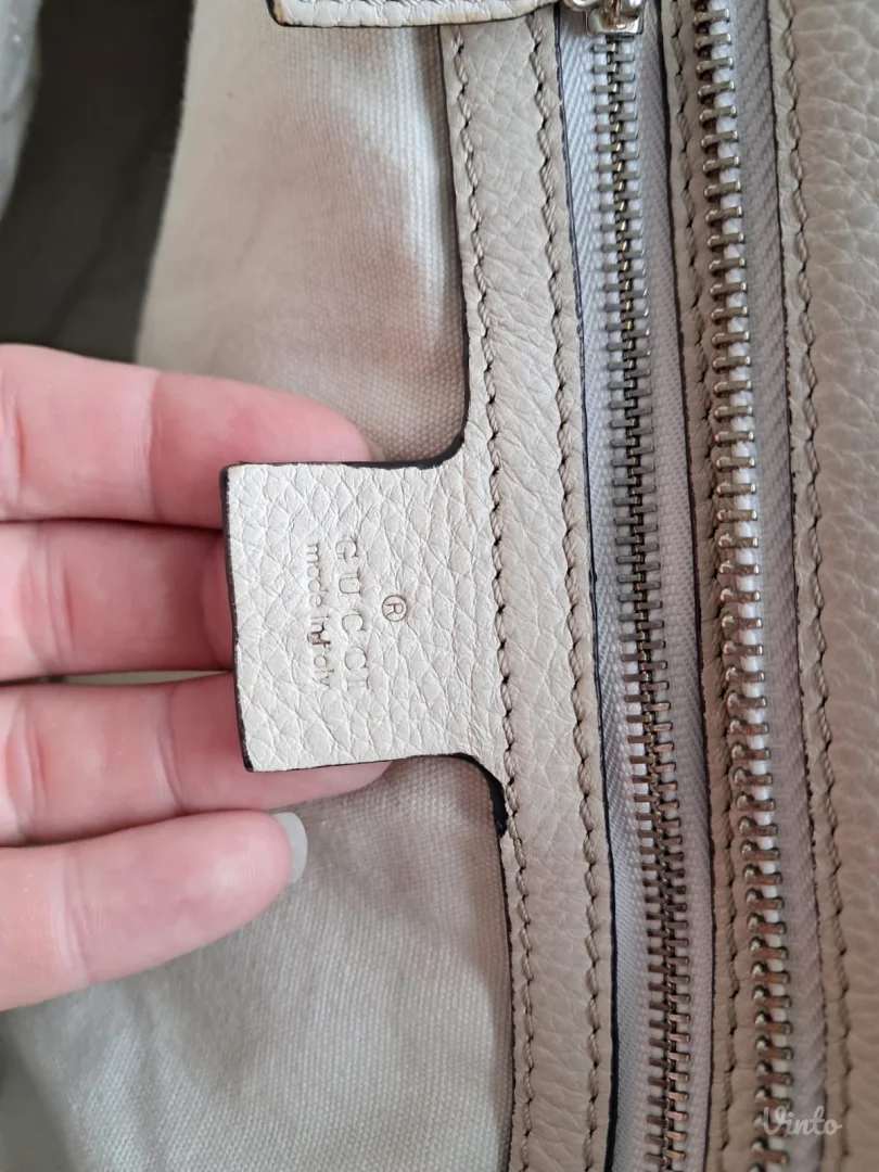 Gucci kožna torbica sa serijskim brojem