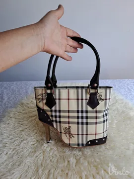 Unikatna torba u Burberry dizajnu
