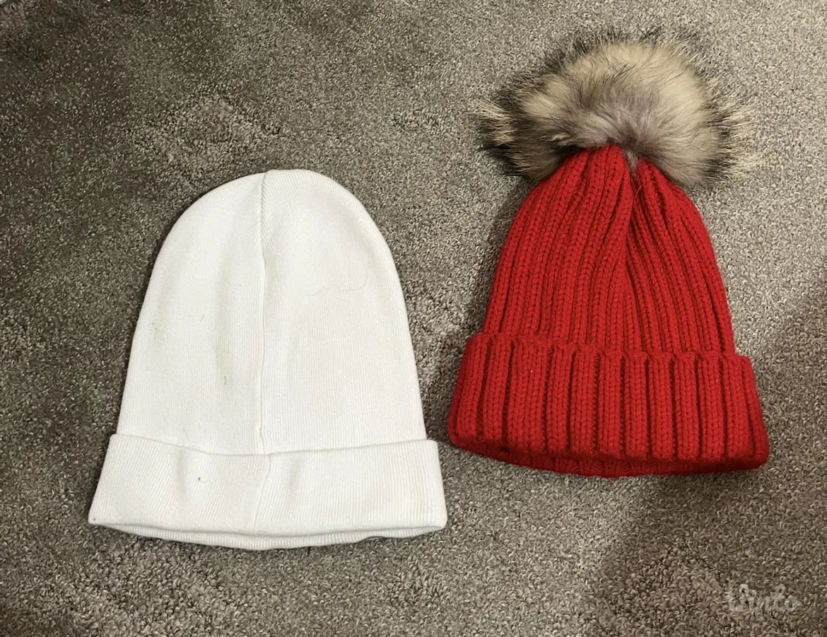 Kapice Guess i crvena sa pravim krznom