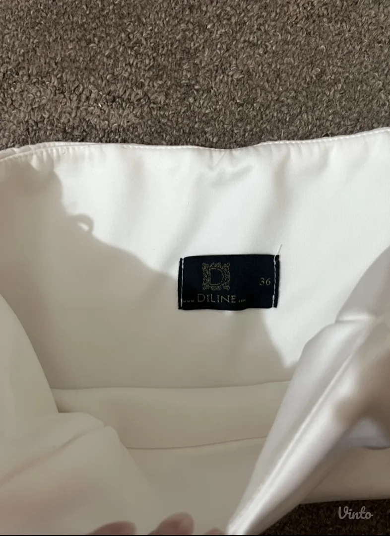 Diline beli top skroz nov