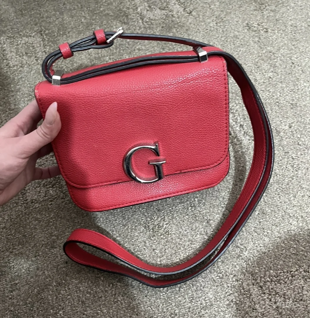 Mala Guess original crvena torbica