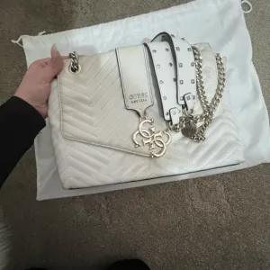 Original Guess bela torba