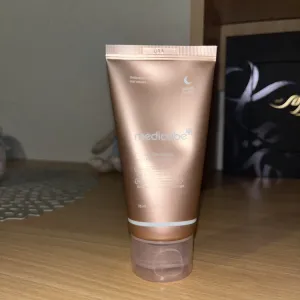 Medicube original nocna maska