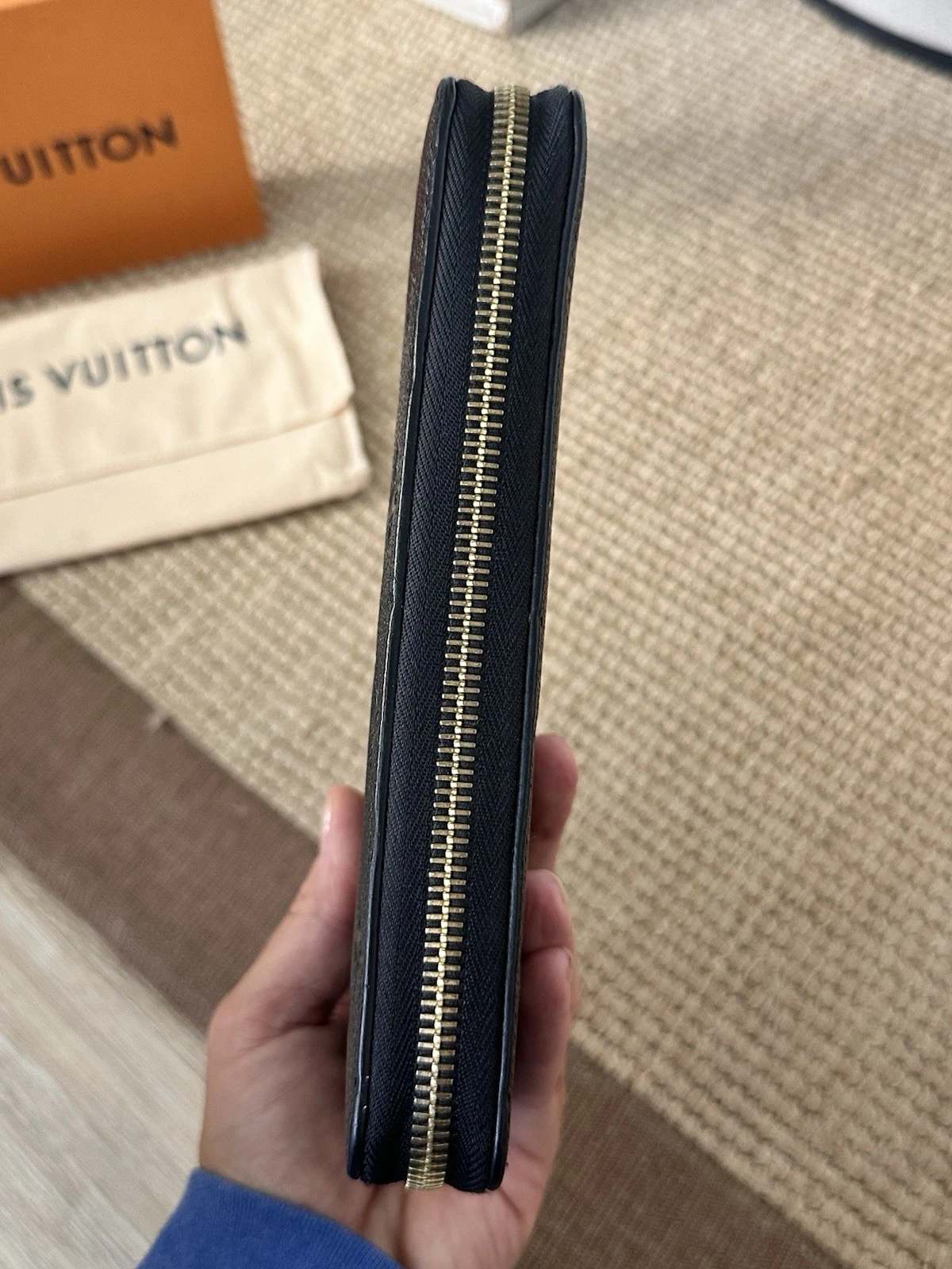 Louis Vuitton Crni Ženski Novčanik