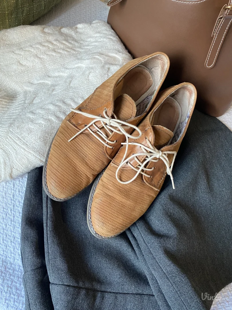 Svetlo braon ravne kozne cipele