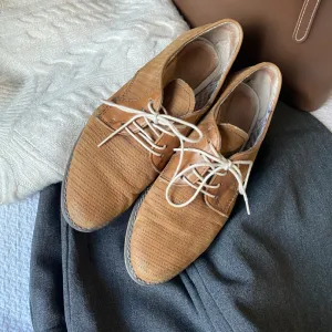 Svetlo braon ravne kozne cipele