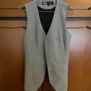 Zara - Sivi prsluk