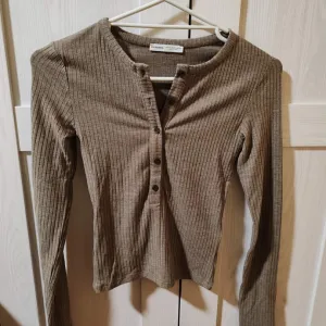 Bershka ženska majica