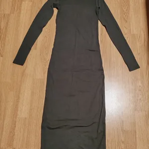 Pull&bear haljina sa etiketom