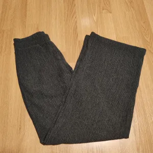 Reserved ženske pantalone