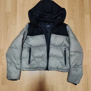 Cropp kratka perjana jakna