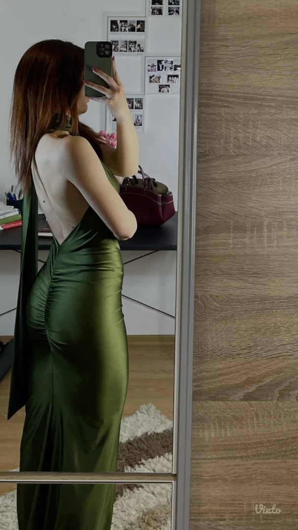 Garderobe store haljina