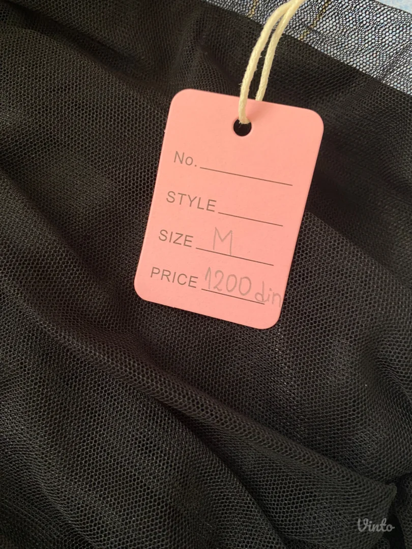 Crna čipkasta haljina