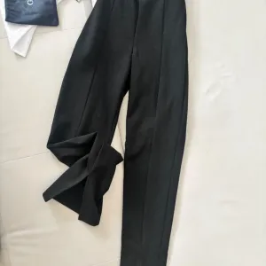 Pantalone nove