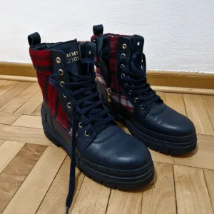 Tommy Hilfiger ženske duboke cipele