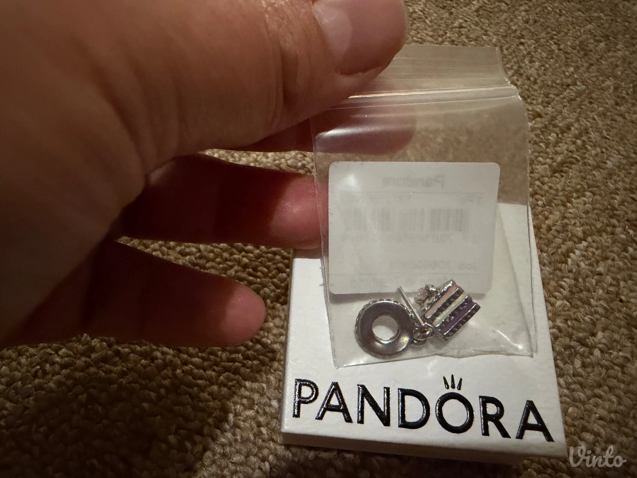 Pandora “Celebration Cake” viseći privesak