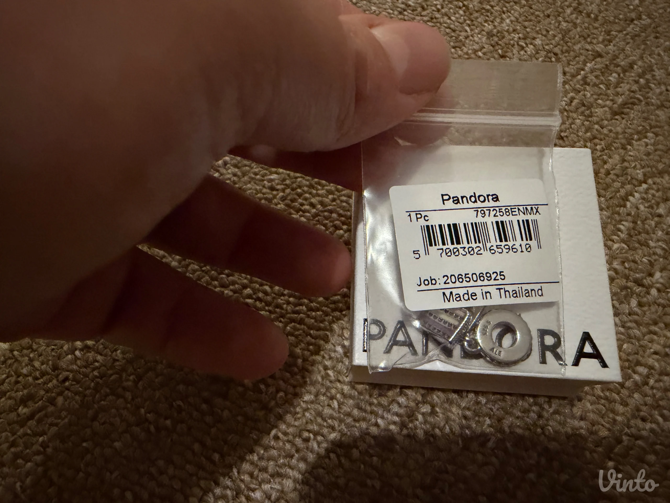Pandora “Celebration Cake” viseći privesak