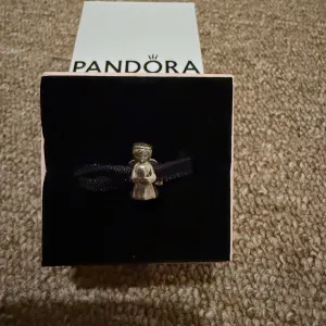 Privezak Anđeo ljubavi Pandora