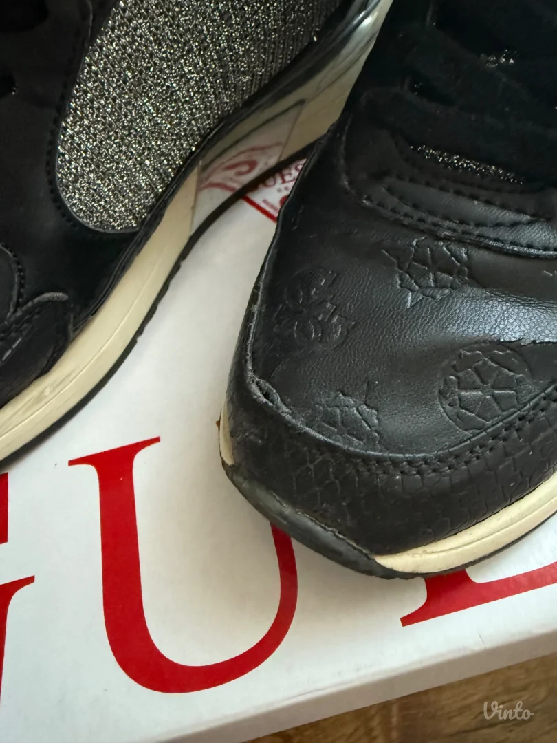 Crne ženske guess patike