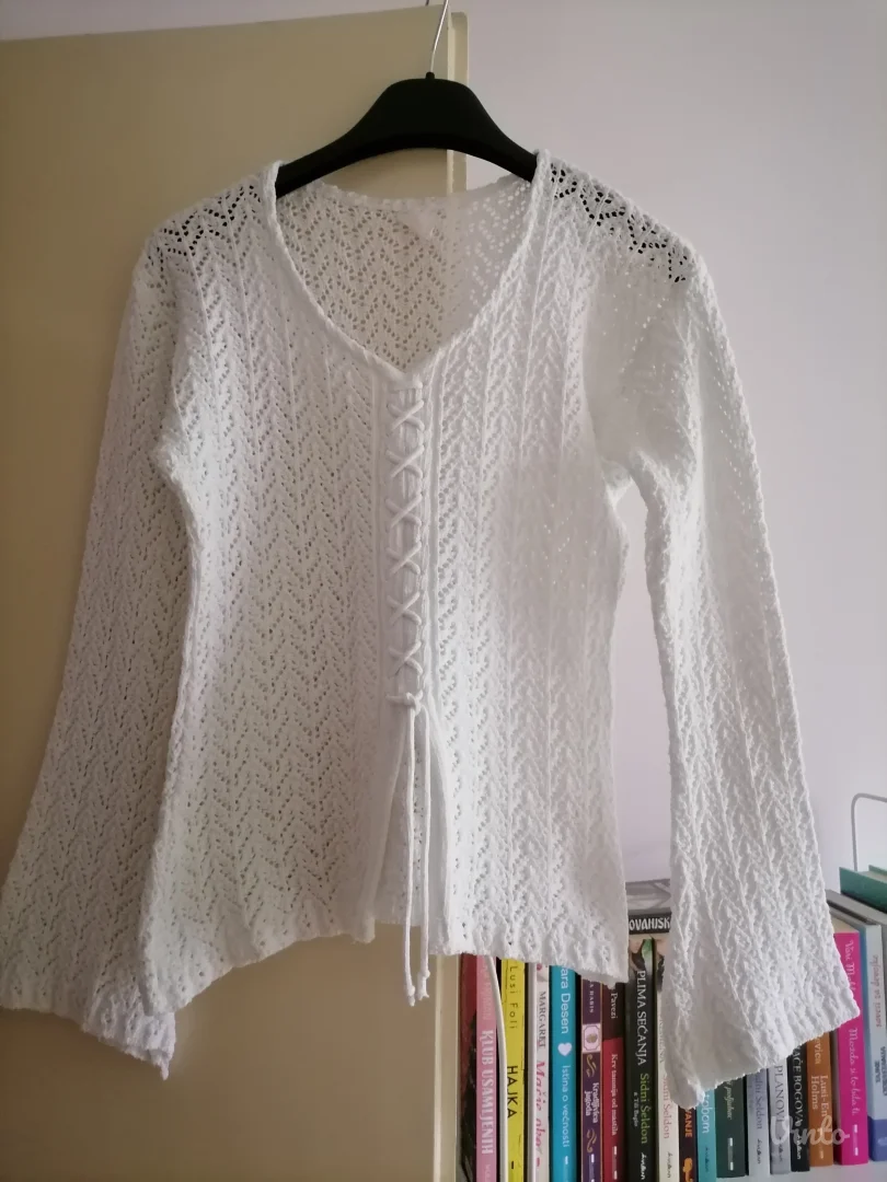 Beli pamučni džemperić S