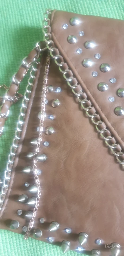 Nova pismo tašnica sa nitnama i cirkonima