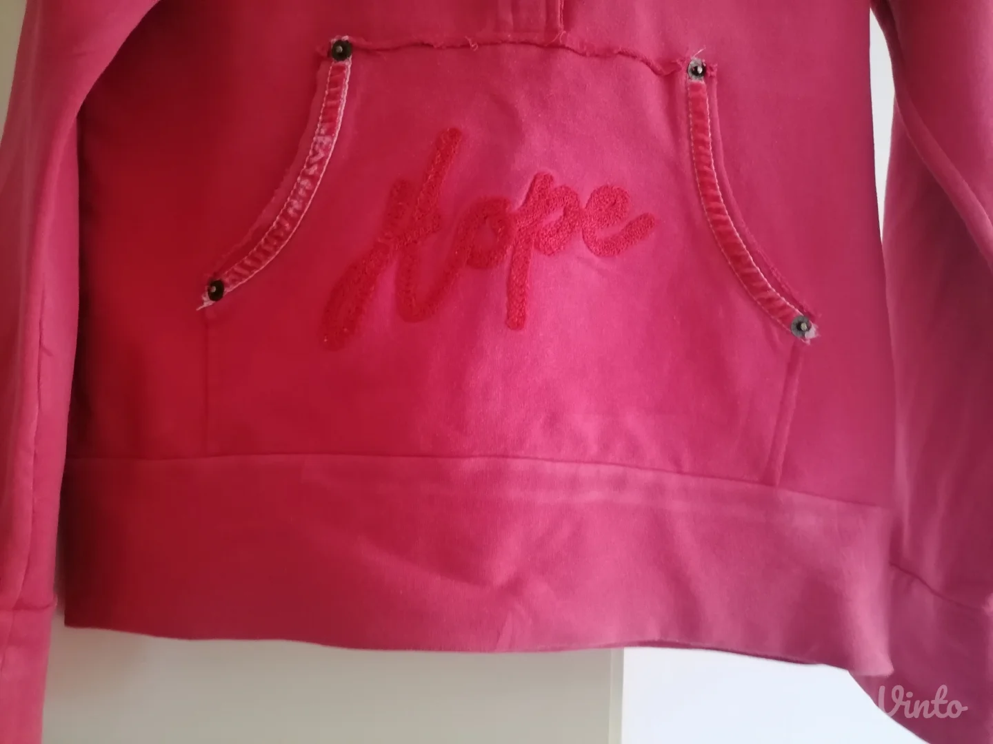 Crveni duks sa kapuljačom Elpida