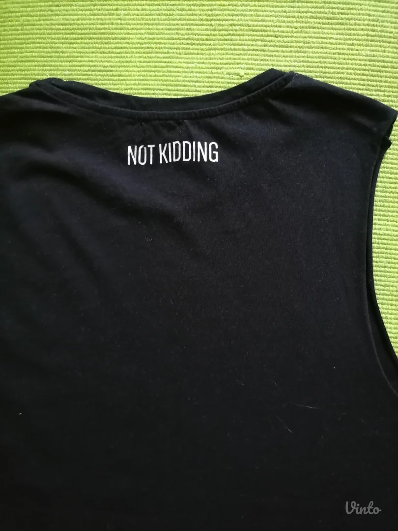 Nova crna majica bez rukava Bershka M