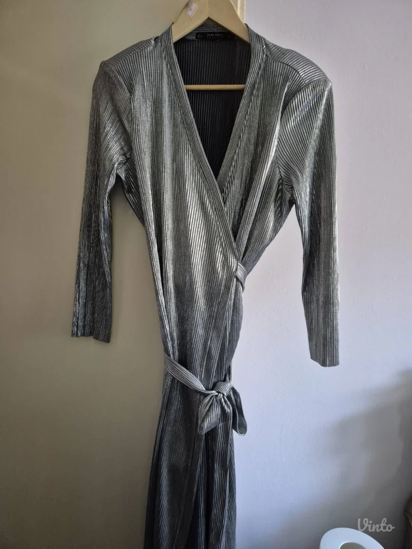 Nova srebrnasta haljina Zara  M