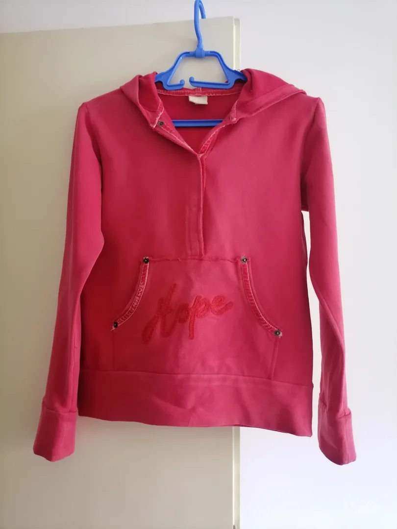 Crveni duks sa kapuljačom  Elpida