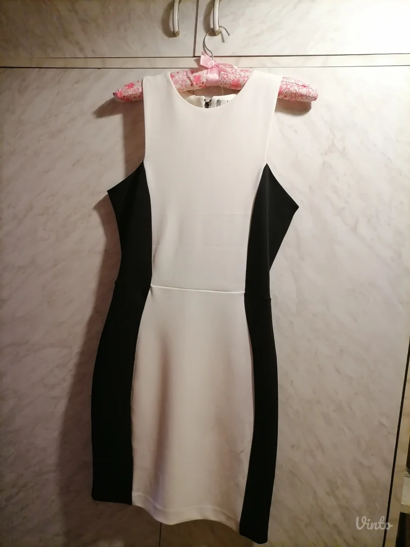 Nova sa etiketom haljinica MANGO  S