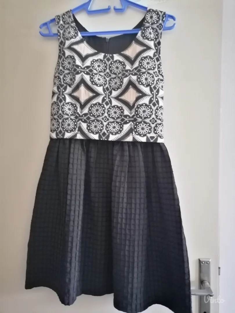 Nova elegantna haljinica