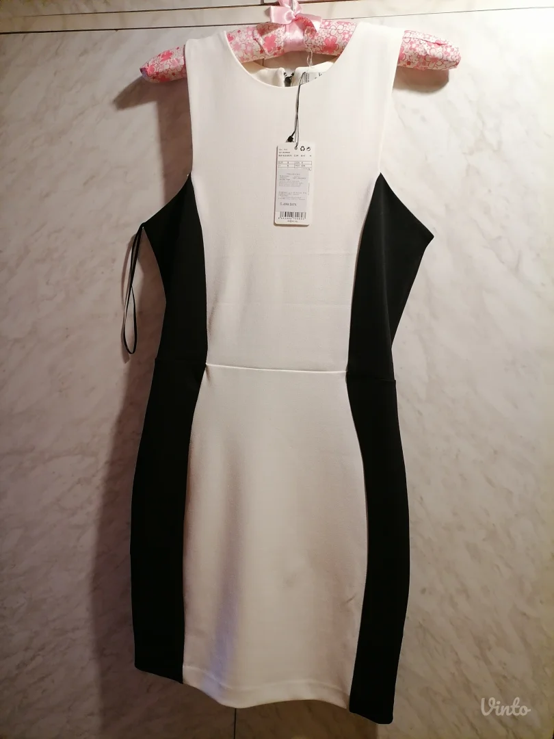 Nova sa etiketom haljinica MANGO  S