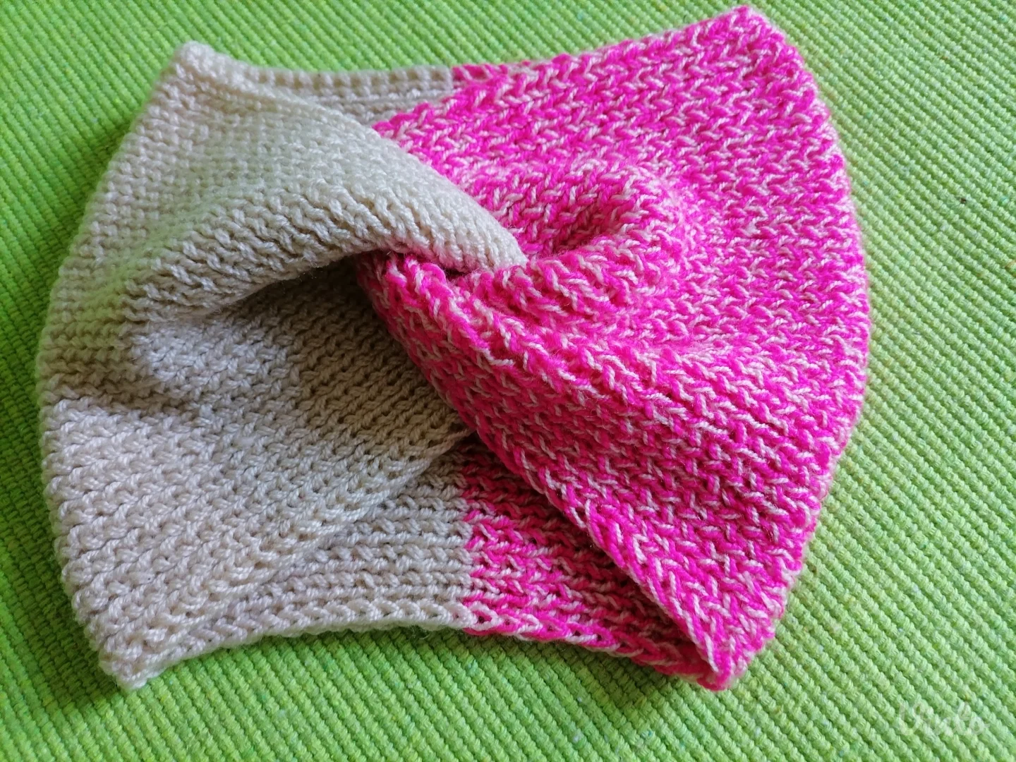 Nove ručno štrikane trake za kosu