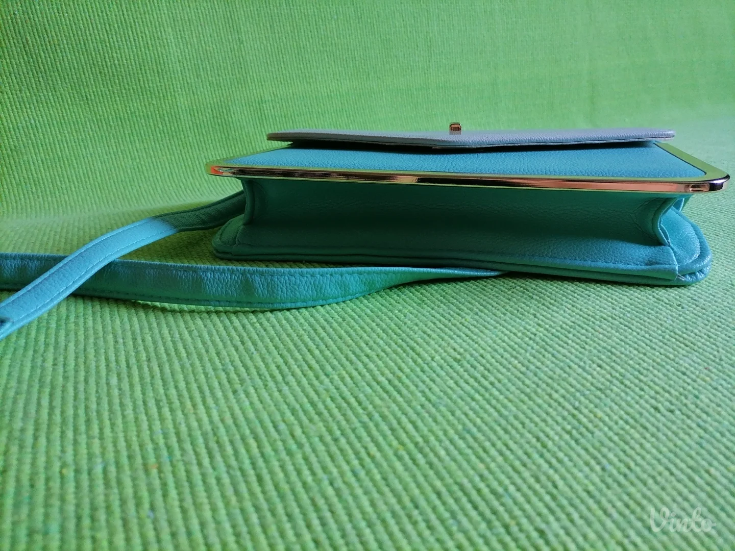 Nova tirkizna tašnica za rame