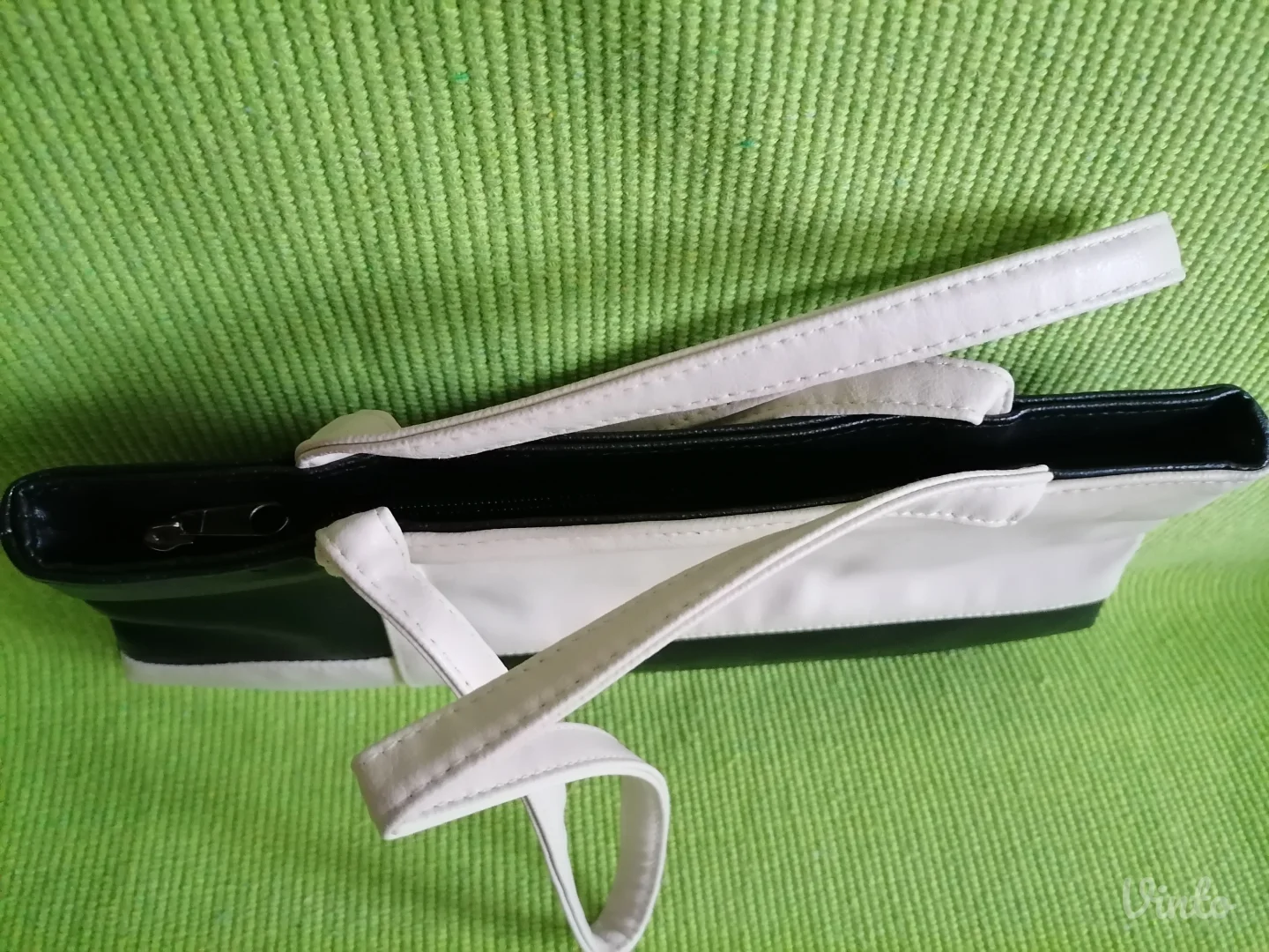 Nova crno-bela tašnica