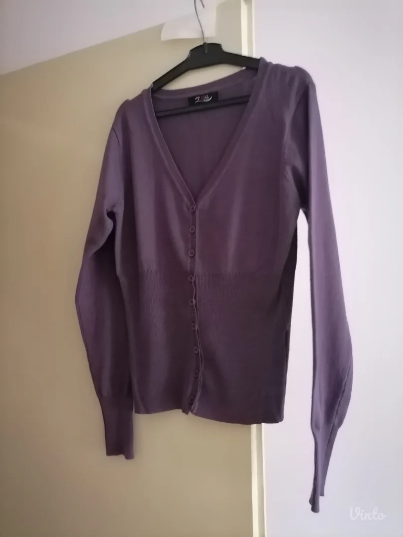 Nov lila džemperić